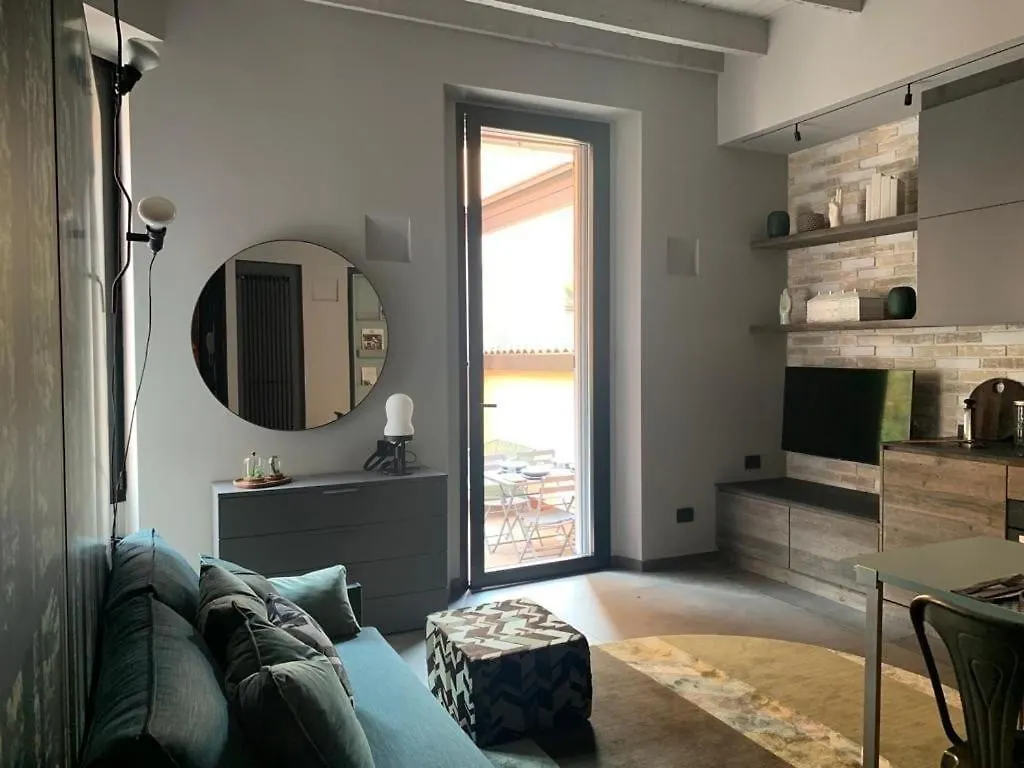 Olive Garden Stylish Studio With Cozy Terrace Milano